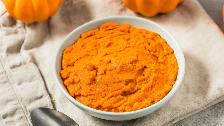 Bowl of canned pumpkin puree