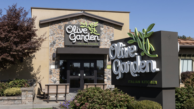 Exterior of an Olive Garden