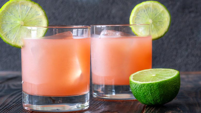 Guava spritzes with lime