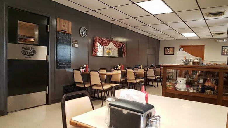 View of the seating at Olpe Chicken House
