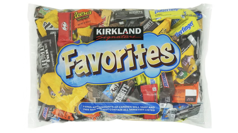 A product image of a Kirkland Signature Favorites Candy Pack.