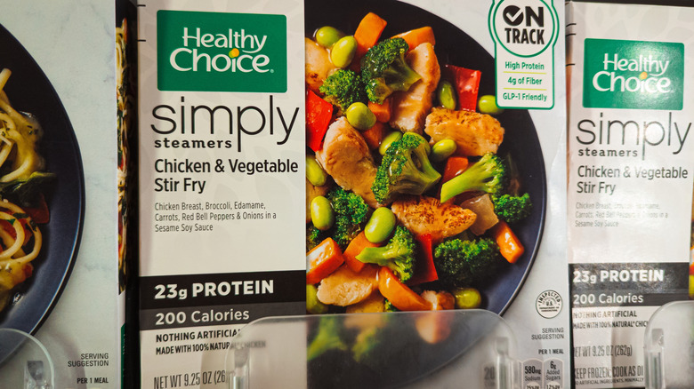 Healthy Choice chicken and vegetable stir fry box on grocery store freezer shelf