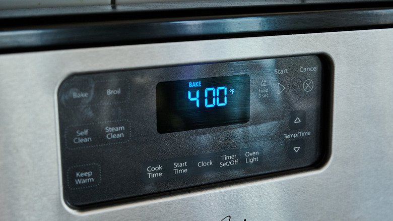 Oven temperature screen reading 400 F