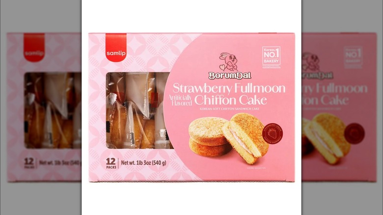 Pink box of Samlip Strawberry Fullmoon Chiffon Cakes