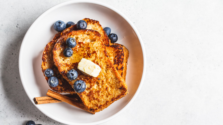 French toast with blueberries honey
