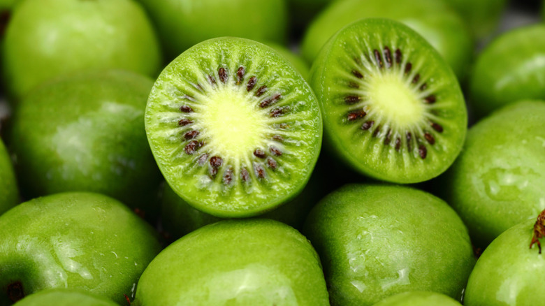 kiwi berries