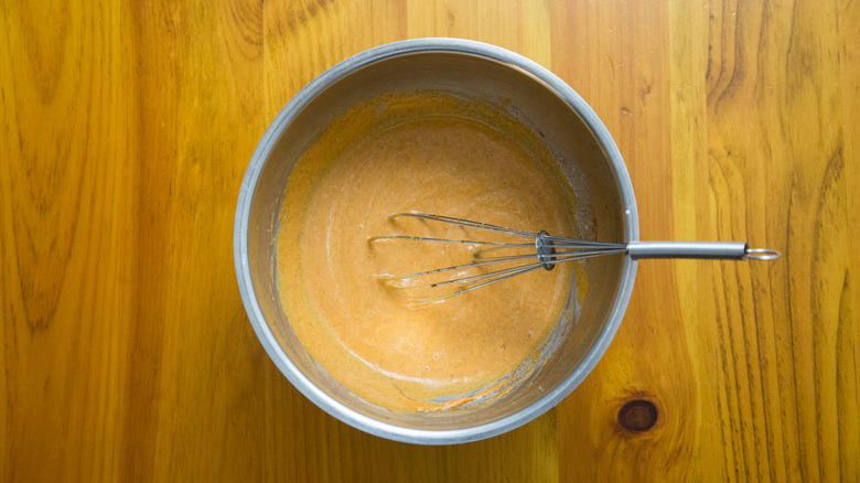 pumpkin pie filling in bowl