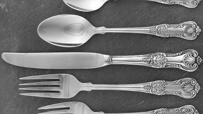 A Lunt Hillsborough place setting