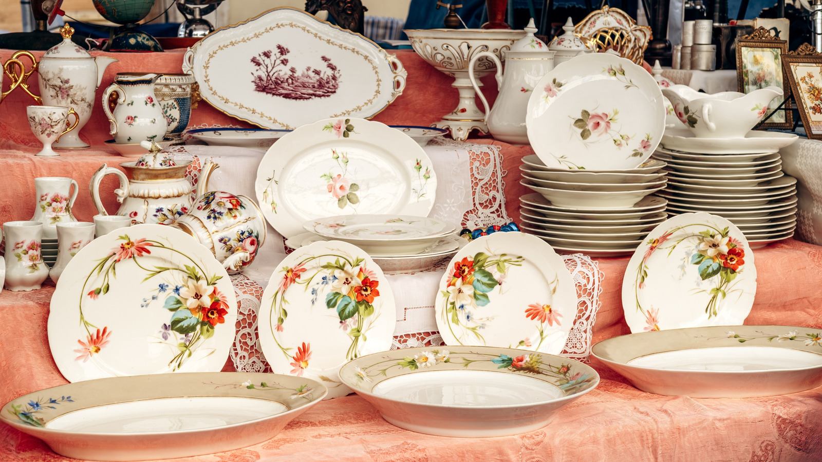 These Rare Vintage Plates From Decades Ago Feel Made For Today