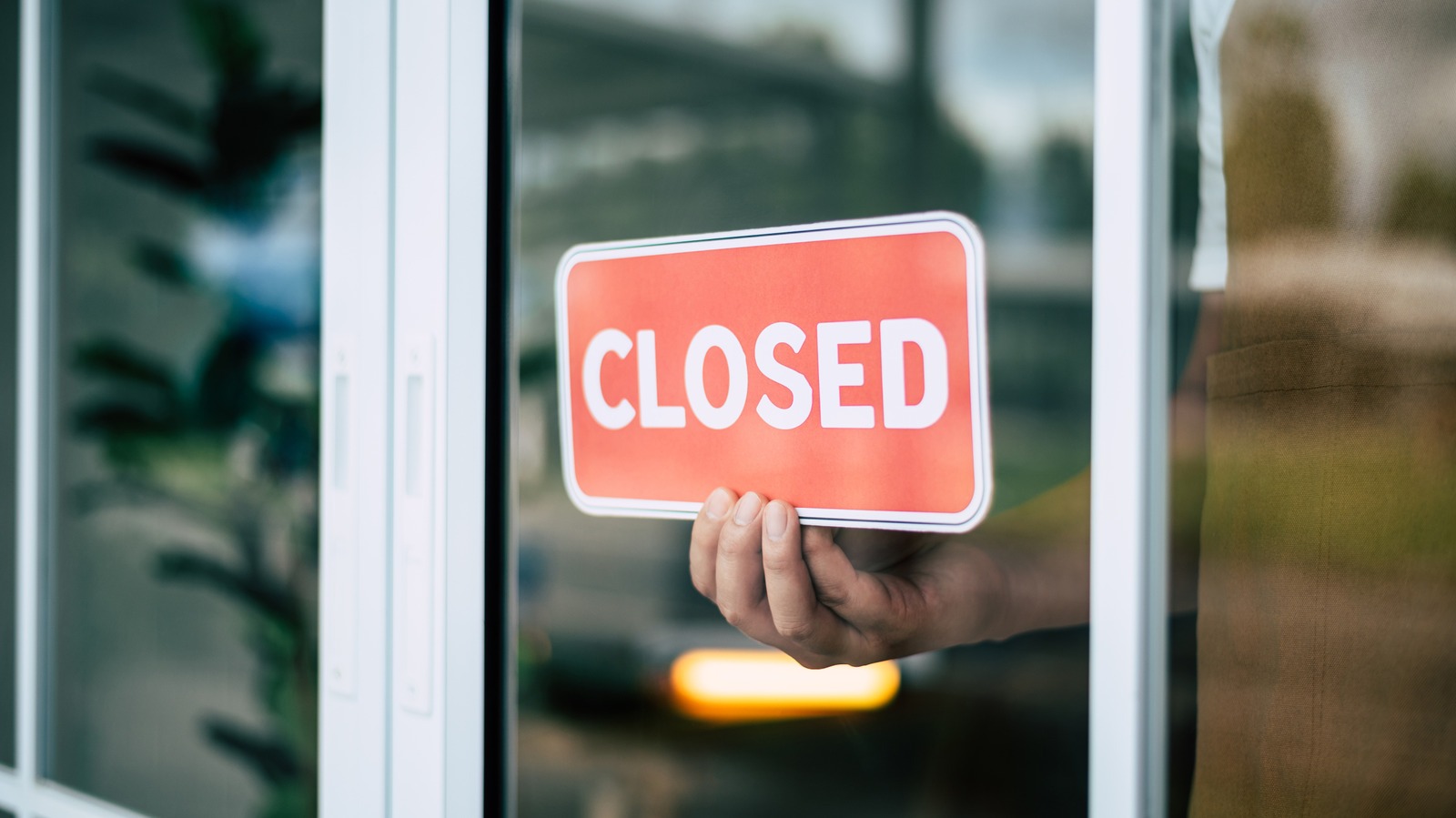 These Restaurant Chains Are Expected To Close Locations In 2026 - Tasting Table