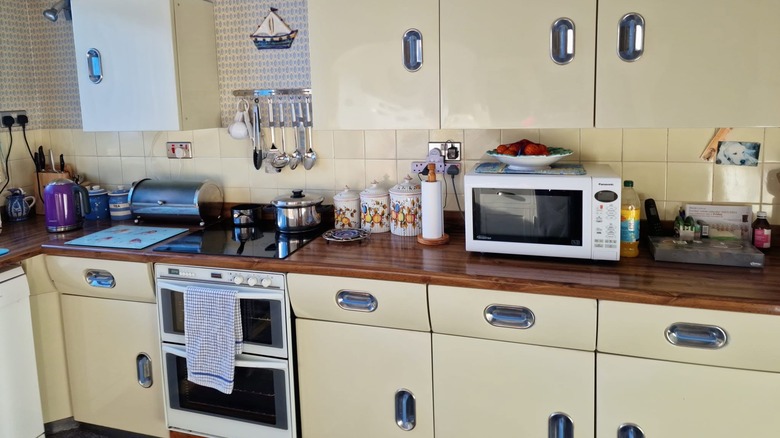 Kitchen with English Rose units