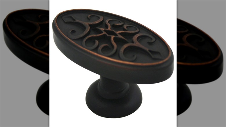 vintage-inspired cabinet knobs from Cosmas