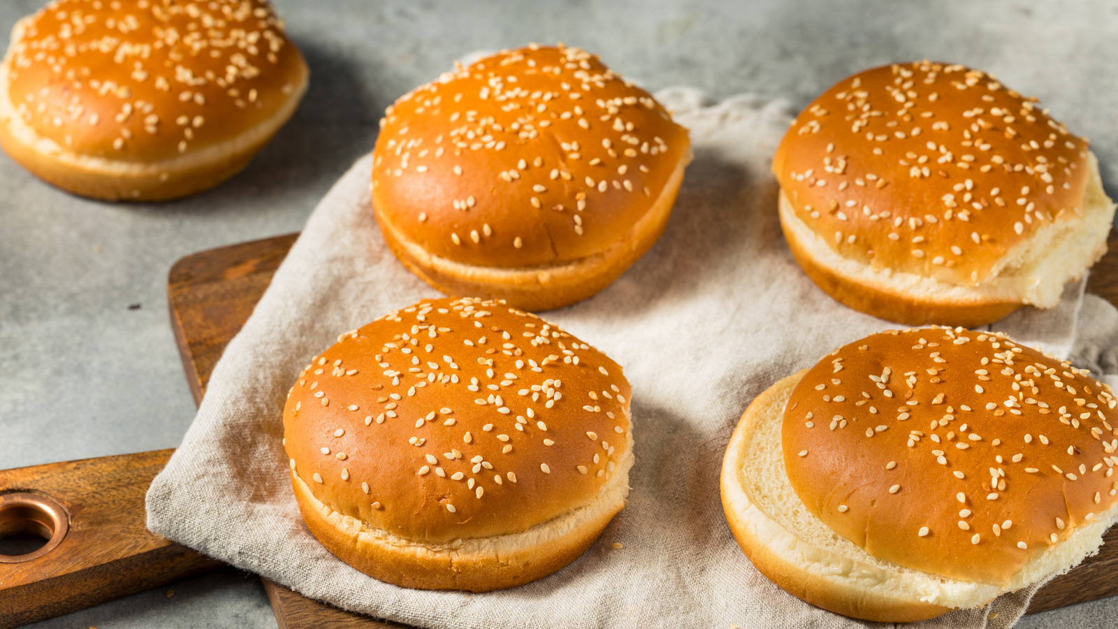 These Store-Bought Hamburger Buns Are Better Left On The Shelves - Tasting Table