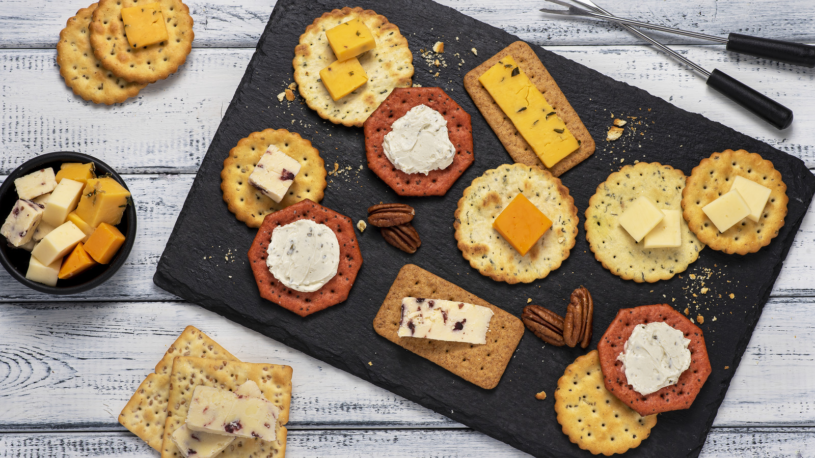 These Trader Joe's Crackers Are Leagues Above The Rest - Tasting Table