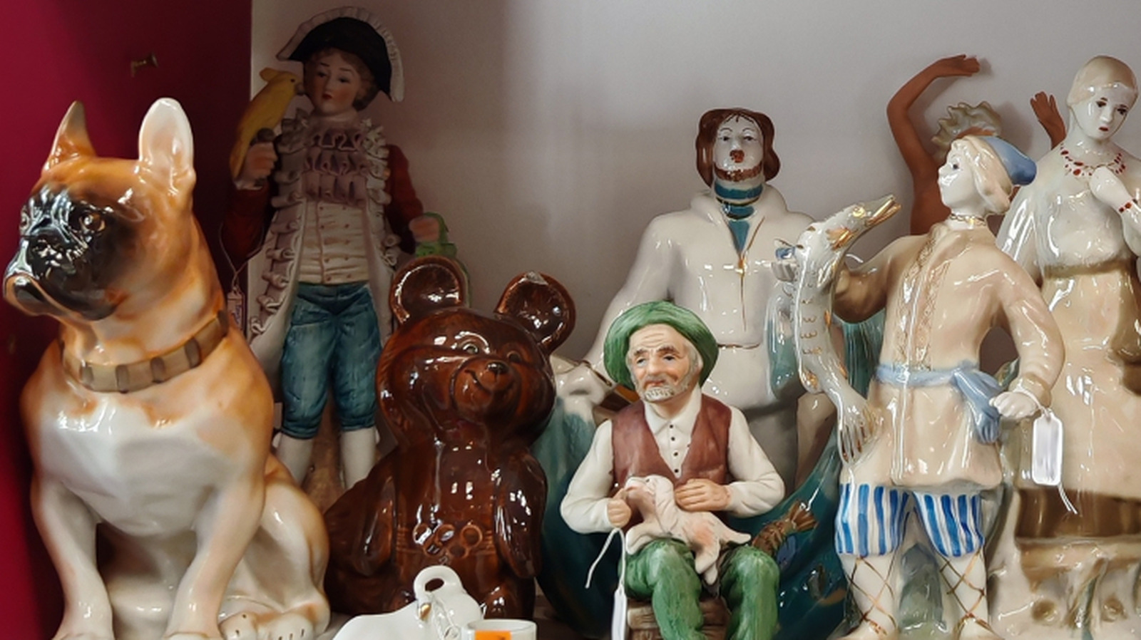 These Vintage Ceramic Figurines Were All Over Kitchens In The '50s And '60s — Now They're Valuable Thrift Store Finds