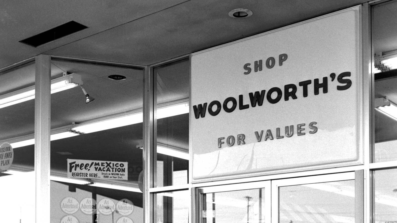 This 1960s Mall Restaurant Chain Was Part Of Woolworth's, But Didn't Include A Lunch Counter - Tasting Table