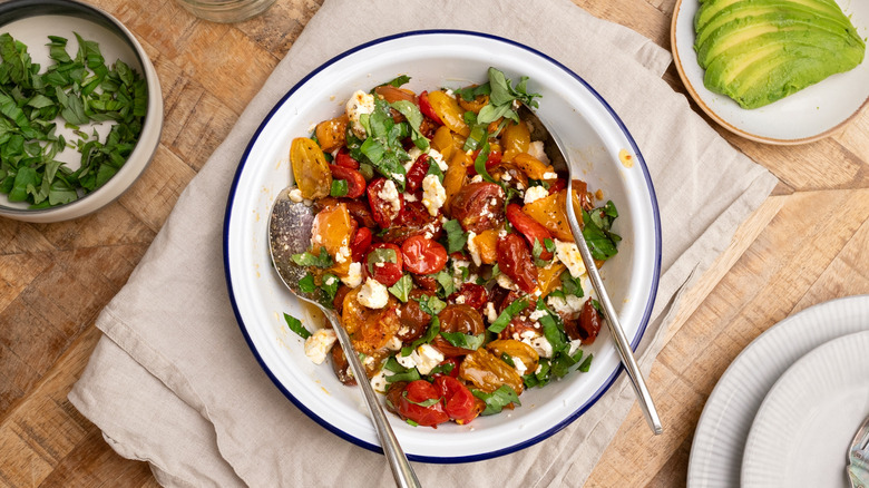 3-ingredient heirloom tomato salad