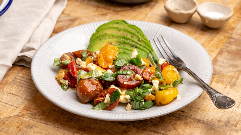 3-ingredient heirloom tomato salad