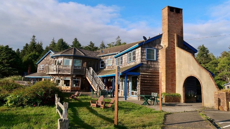 Exterior of the Kalaloch Lodge, where Creekside Restaurant is located