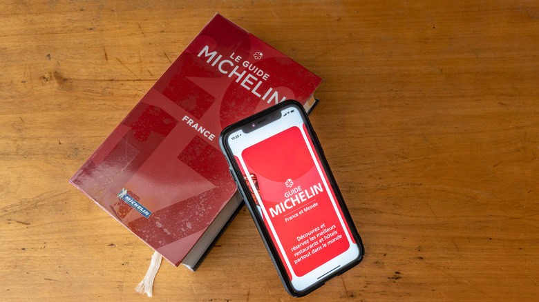 Michelin guide book and app