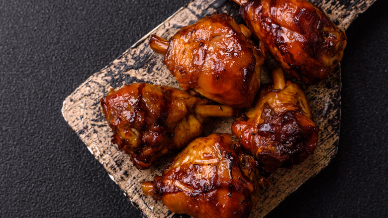 Barbecue chicken thighs