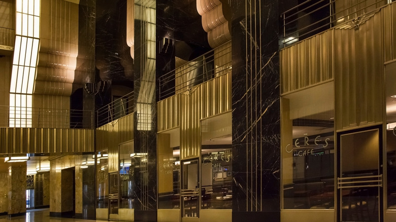 Ceres Cafe in the lobby of the Chicago Board of Trade Building