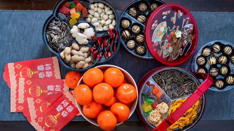 An array of Chinese desserts
