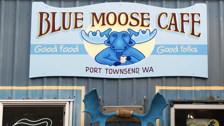 Blue Moose Cafe sign
