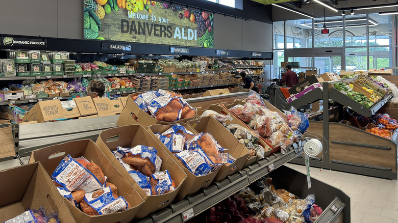 Aldi fruit section showing fruit in boxes