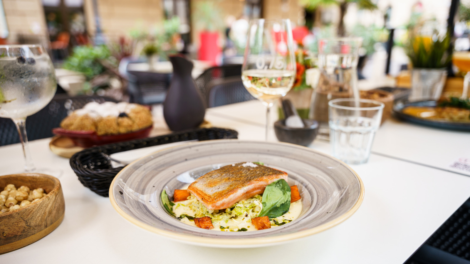 This Discontinued Cheesecake Factory Salmon Dish Was One Of The Restaurant's Best Values - Tasting Table