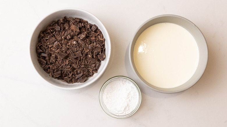 3-ingredient chocolate mousse ingredients