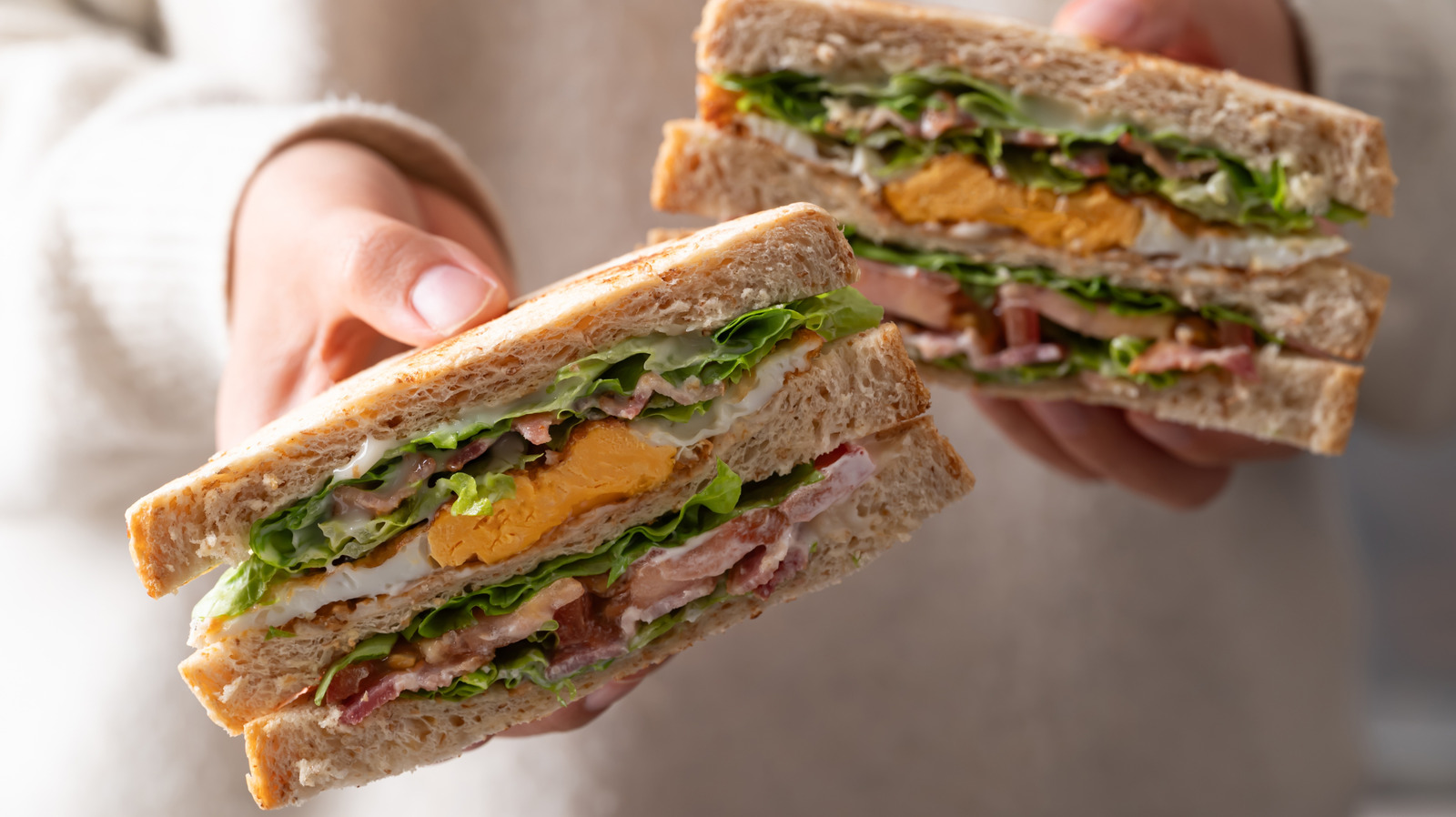 This Easy 4-Ingredient Sandwich Spread Is A Garlic Lover's Must-Have