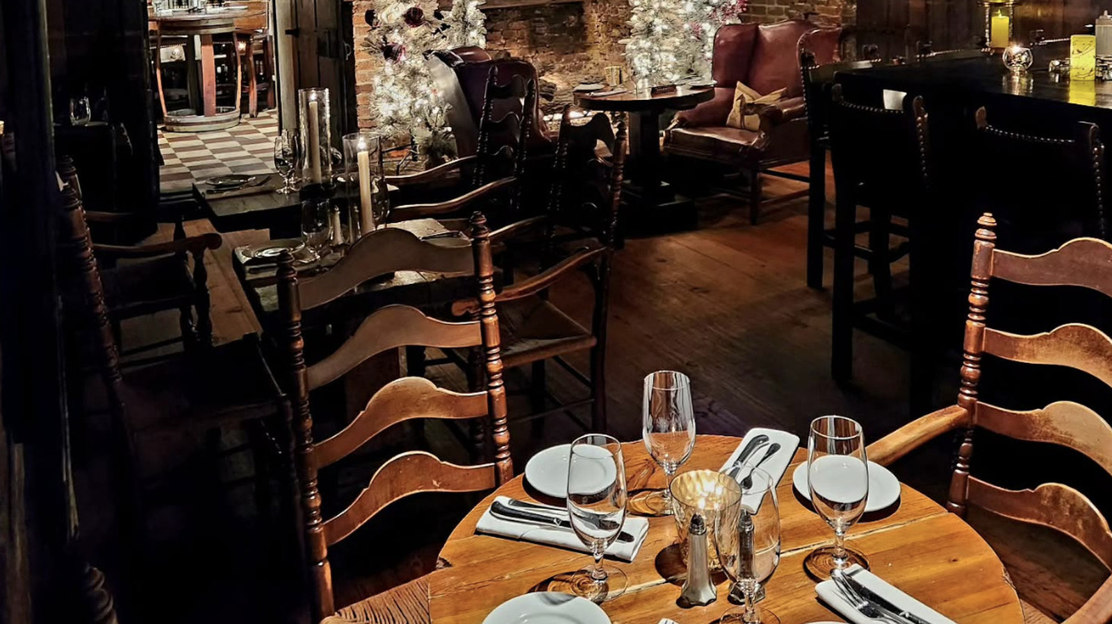 This Famous Savannah Restaurant Transports Diners 250 Years Into The Past - Tasting Table