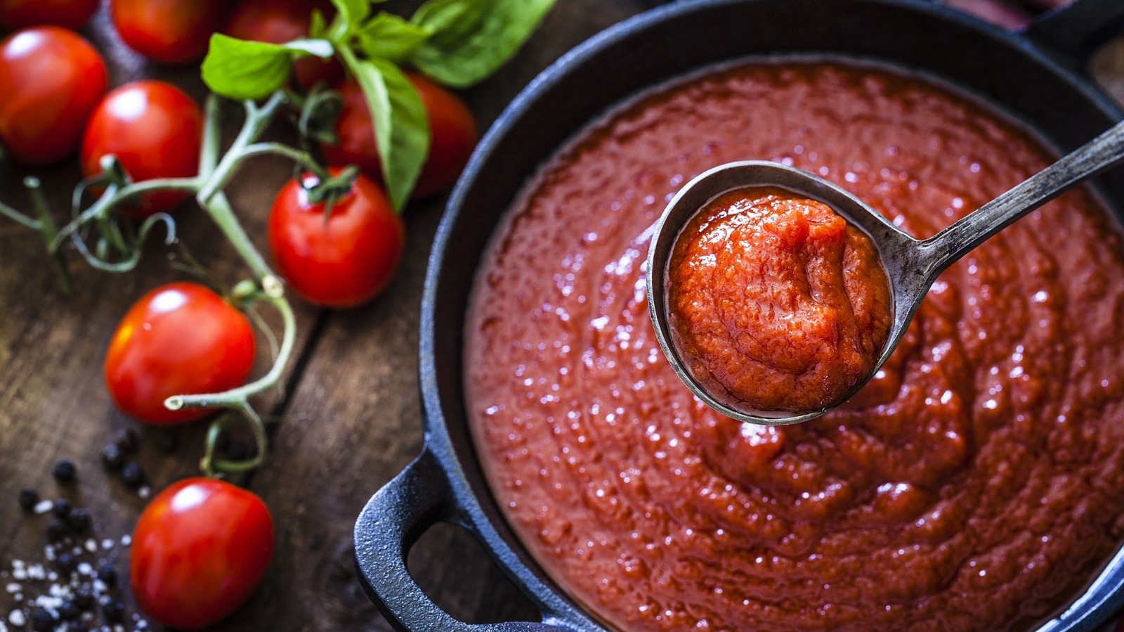 This Famously Simple 4-Ingredient Tomato Sauce Will Change How You Cook Pasta - Tasting Table