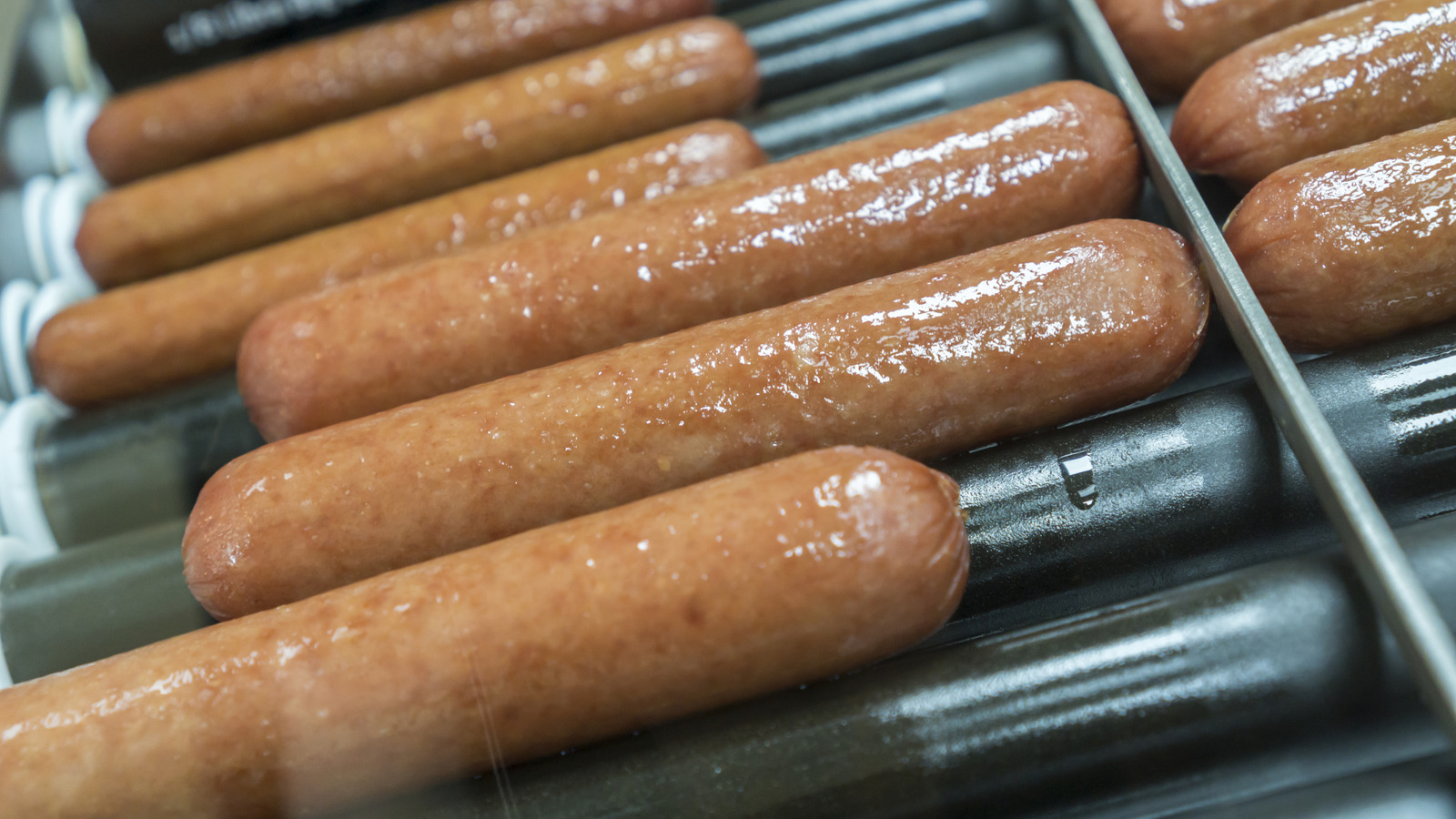 This Fan-Favorite Gas Station Chain Claims To Sell Over 100 Million Hot Dogs Every Year