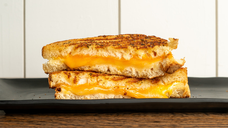 This Grilled Cheese Dessert Hybrid Sounds Fancier Than It Is (We Bet You Already Have The Ingredients)