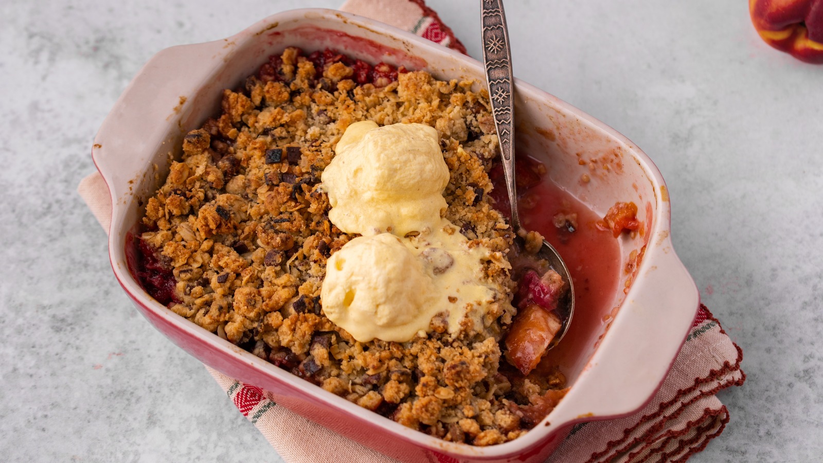 This Iconic Cereal Is Key For A Truly Irresistible Fruit Crisp - Tasting Table