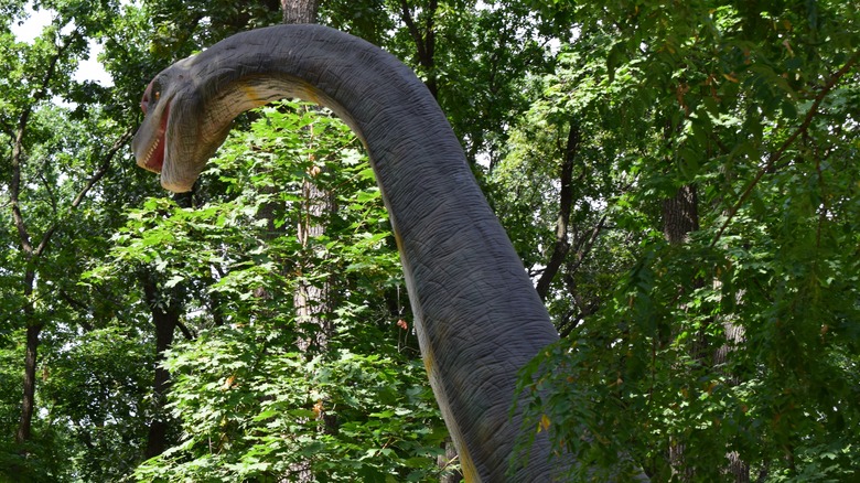 A brachiosaurus statue