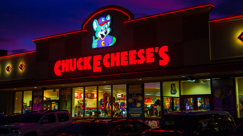 Chuck E. Cheese restaurant exterior at night