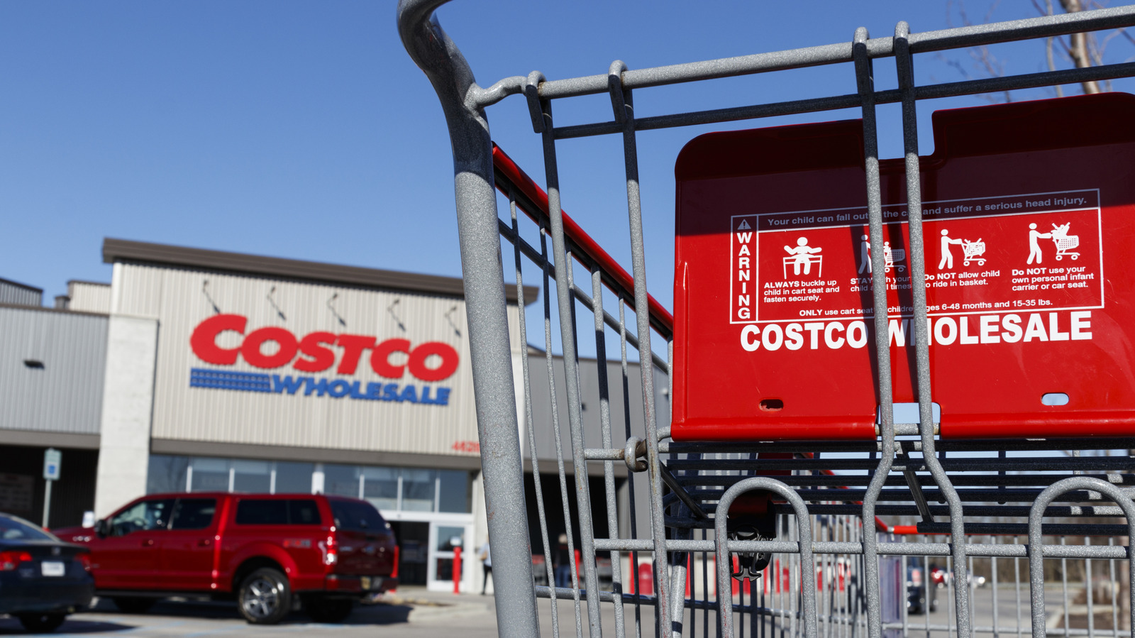 This Might Be The Reason You Never Hear Music Playing At Costco - Tasting Table