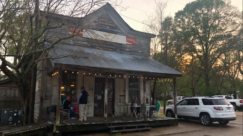 H.D. Gibbes & Sons exterior