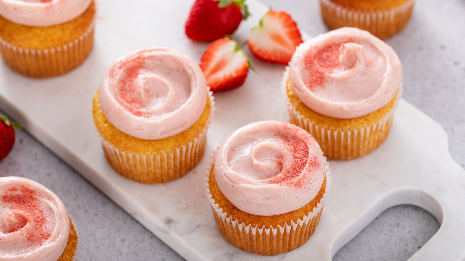 This Nostalgic Pantry Staple Makes Strawberry Frosting A Breeze - Tasting Table