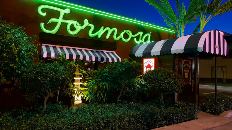 Exterior nighttime shot of the Formosa Cafe in California