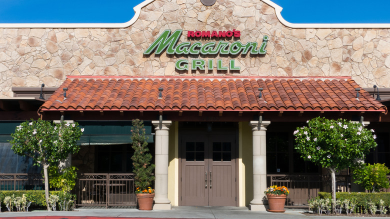 Romano's Macaroni Grill exterior