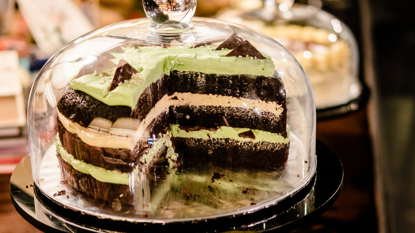 This One Baking Method Will Solve The Domed Cake Problem - Tasting Table