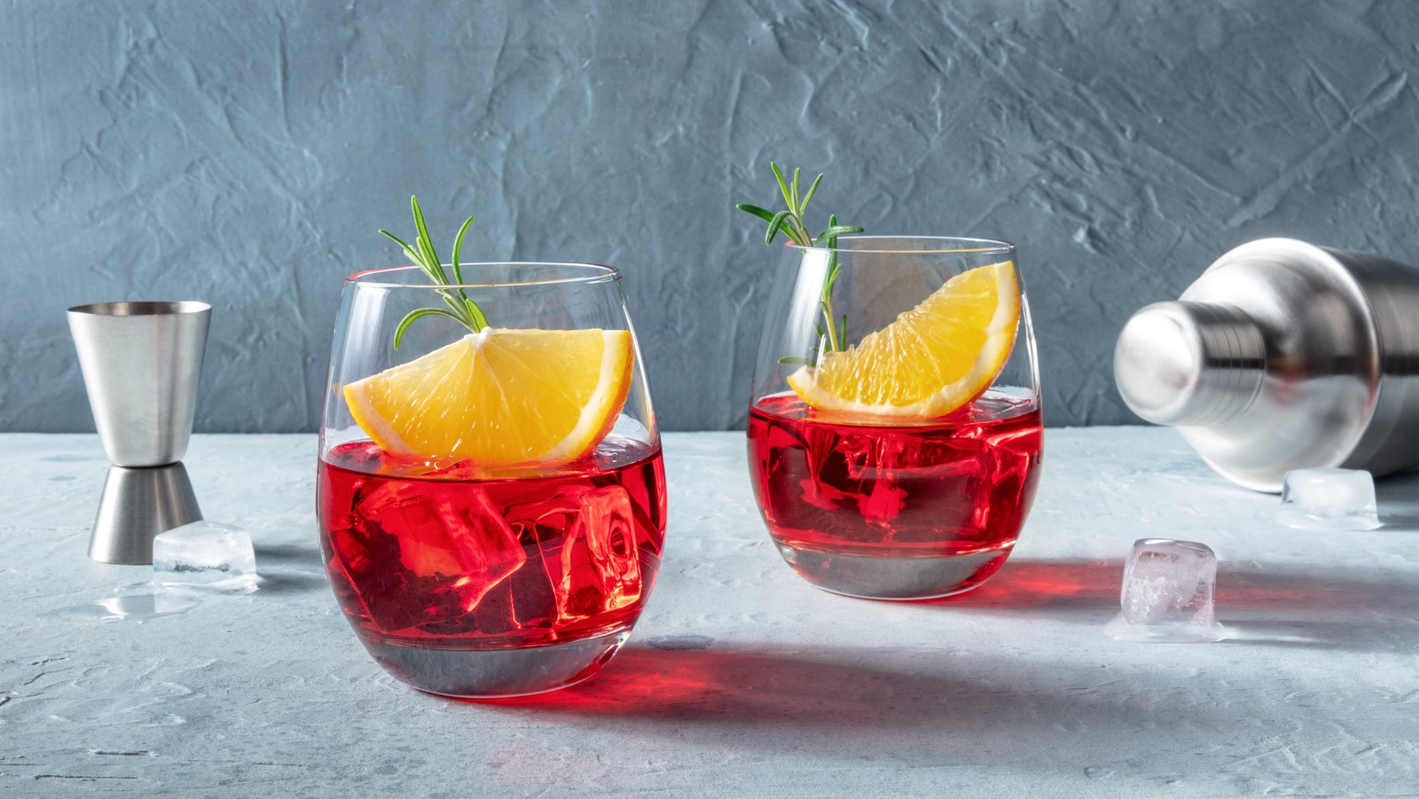 This One-Ingredient Campari Cocktail Is A Dream For Lazy Hosts
