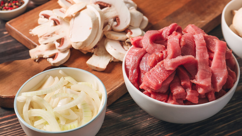 ingredients for beef stroganoff
