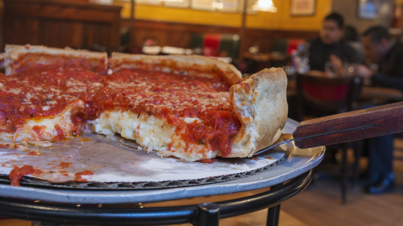 This Pizza Shop Repeatedly Ranks As The Best In All Of Chicago - Tasting Table