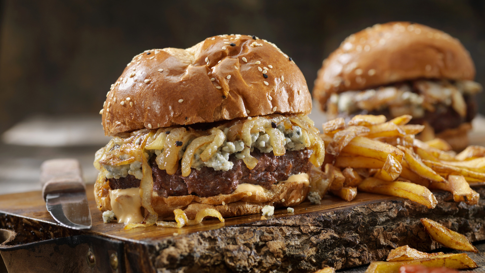 This Polarizing Fast Food Chain Once Had A Burger Made With Elk And Venison Meat - Tasting Table