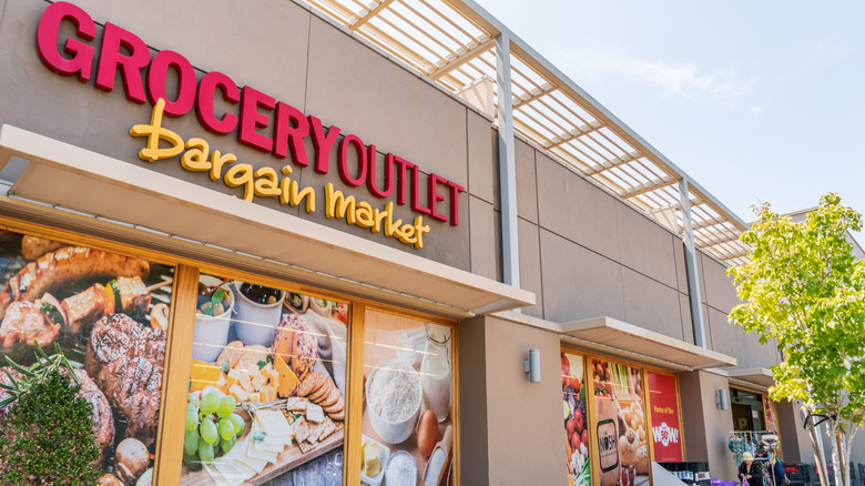 Grocery Outlet store exterior